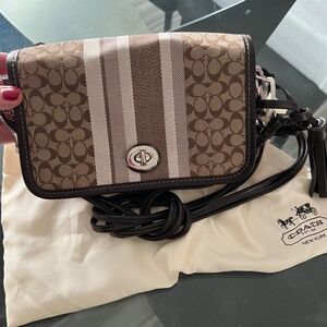 Coach (NEW)Legacy Signature Striped Crossbody